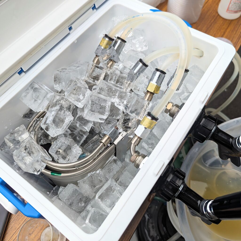 画像多数】氷冷式ビールサーバーを自作する!クーラーボックスで
